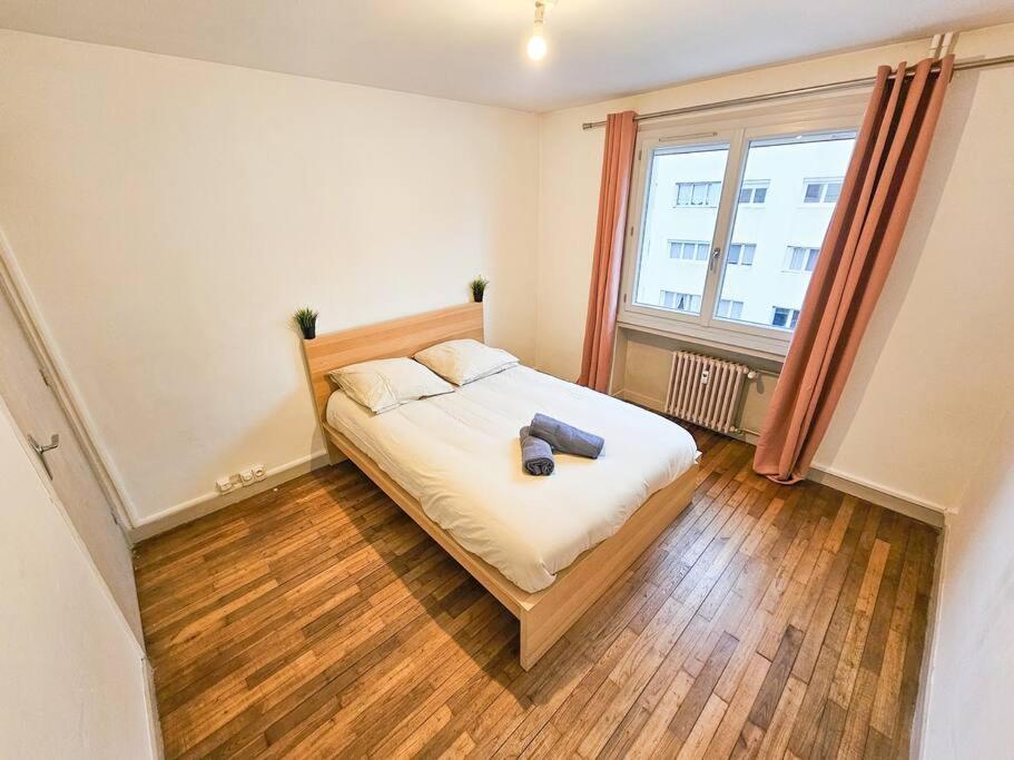 סן-אטיין Le Bergson 3 Chambres Stationnement Gratuit מראה חיצוני תמונה